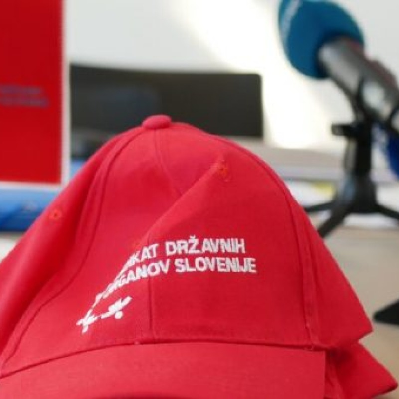 
				Pogajanja med sindikati in vladno stranjo		