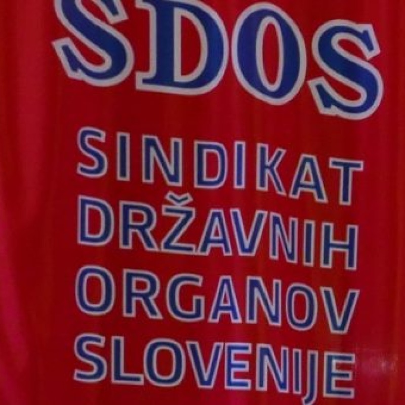 
				Različne metode in prakse za določitev višin dodatkov za delo v rizičnih razmerah v državnih organih in občinskih upravah		