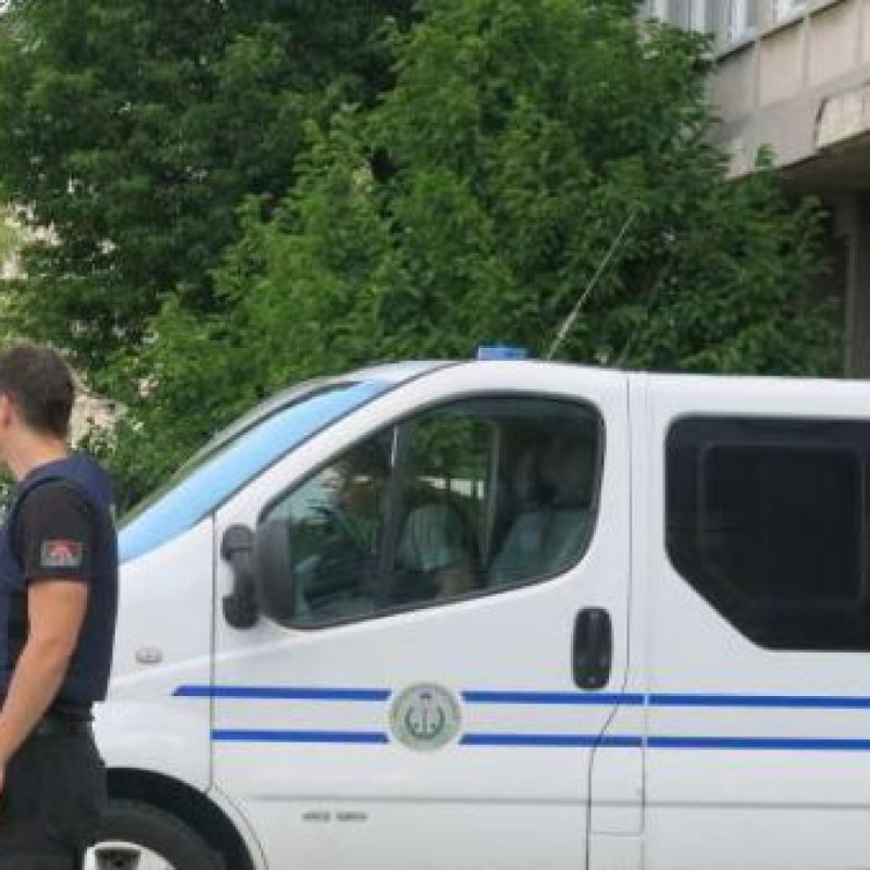 
				Slabšanje položaja javnih uslužbencev države in uprav lokalnih skupnosti - obvestilo in poziv		