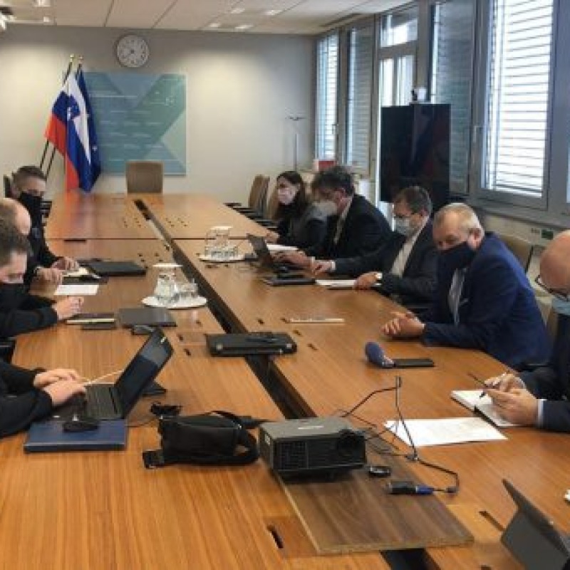 
				SINDIKALNA POGAJANJA Z VLADO REPUBLIKE SLOVENIJE		