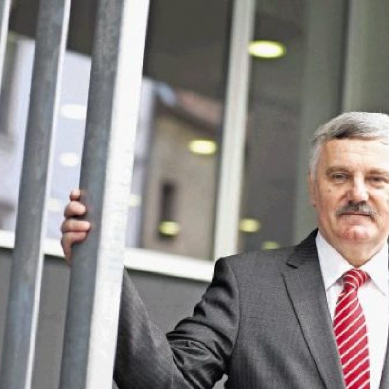 
				Novi predsednik SDOS		